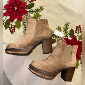 ALTAR’D STATE Boots size 8.5 US